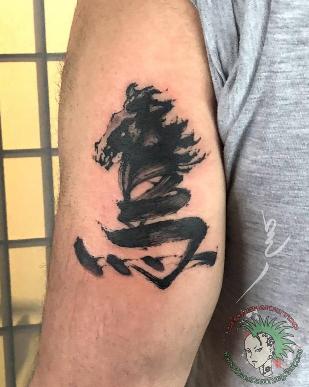 Tatouage de caractères japonais