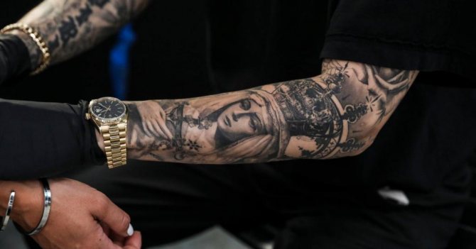 Pourquoi les gens se font-ils tatouer ?
