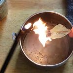faire un vœu sur une feuille de laurier