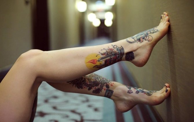 Tatouages sur les jambes des femmes