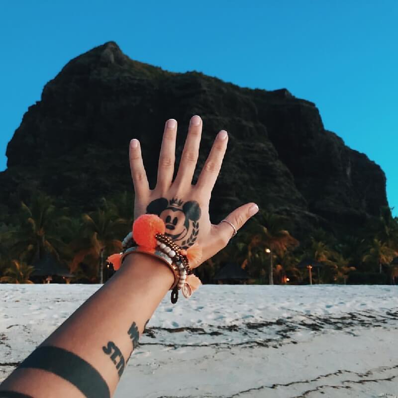 tatouages de bras pour femmes - tatouages de main pour femmes - tatouages de main pour fille