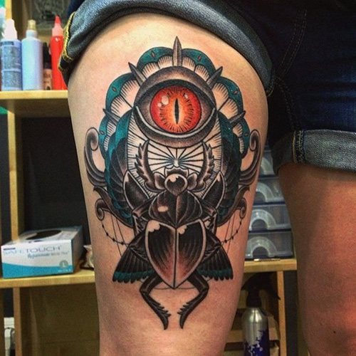 Tatouage de scarabée. Signification, croquis, photos sur les jambes, les bras, le poignet, le dos et le cou