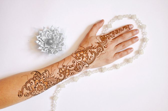 Signification des symboles mehendi. Fleurs