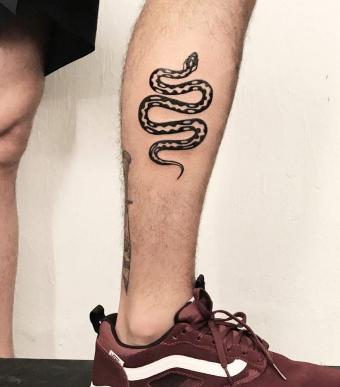 signification du tatouage de serpent